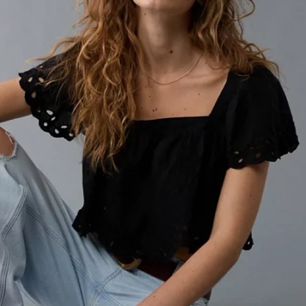 American Eagle Black Squareneck Cropped Blouse sz L